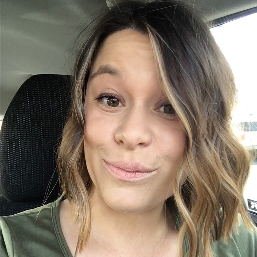 Meet your Posher, Julia